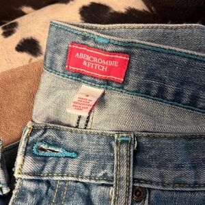 Womens Abercrombie & Fitch cuffed crop jeans size 4